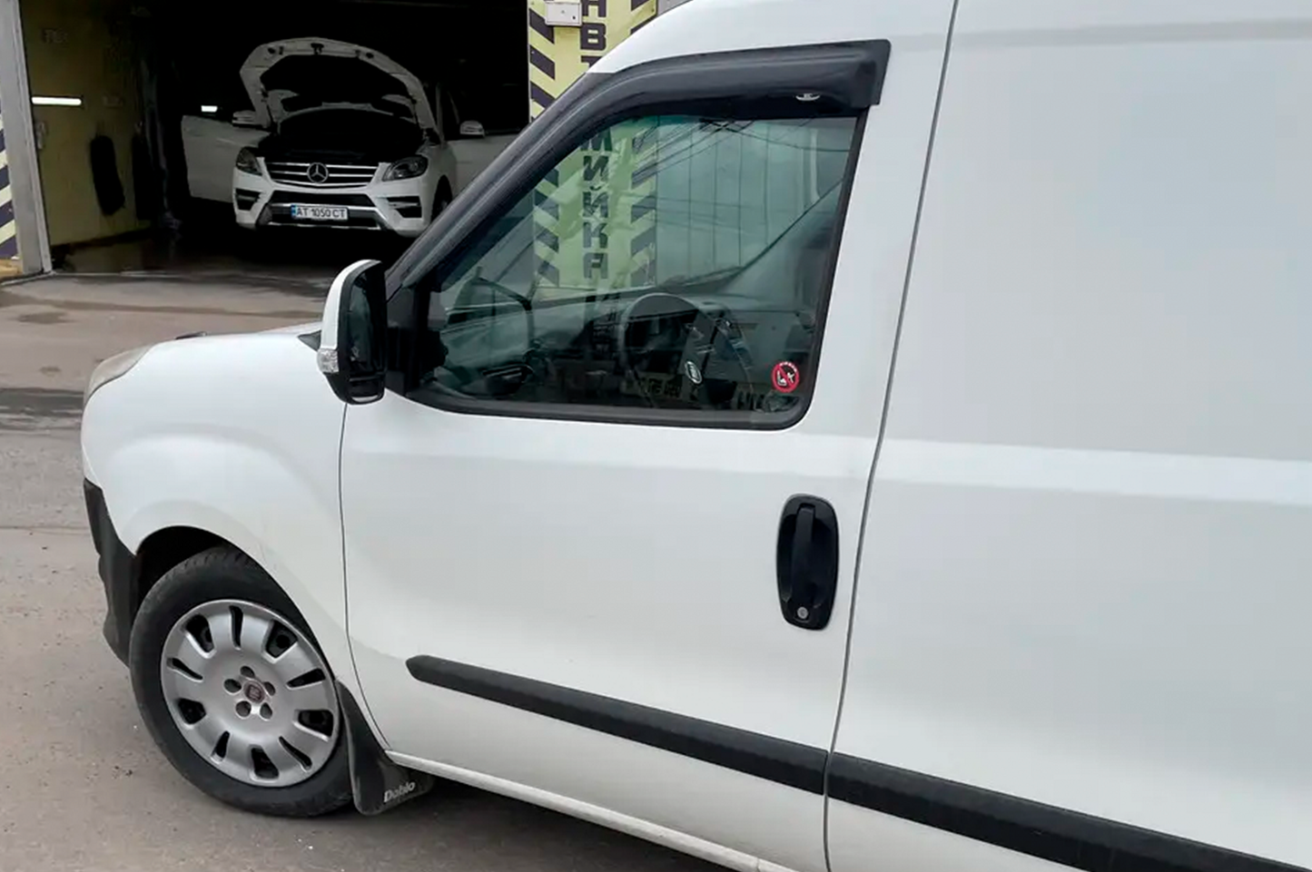 Window Deflectors (2 pcs, HIC) for Fiat Doblo II 2010-2022 - image 1
