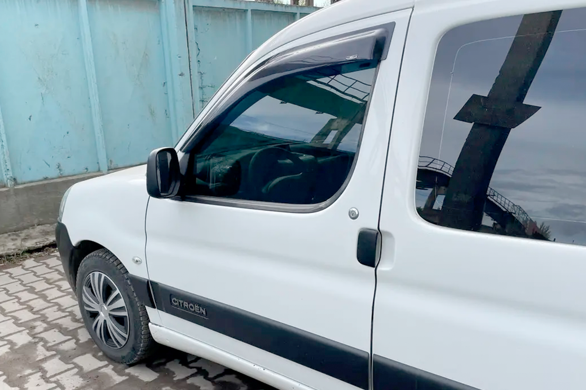 Window Deflectors 11 cm (2 pcs, HIC) for Peugeot Partner 1996-2008 - image 2