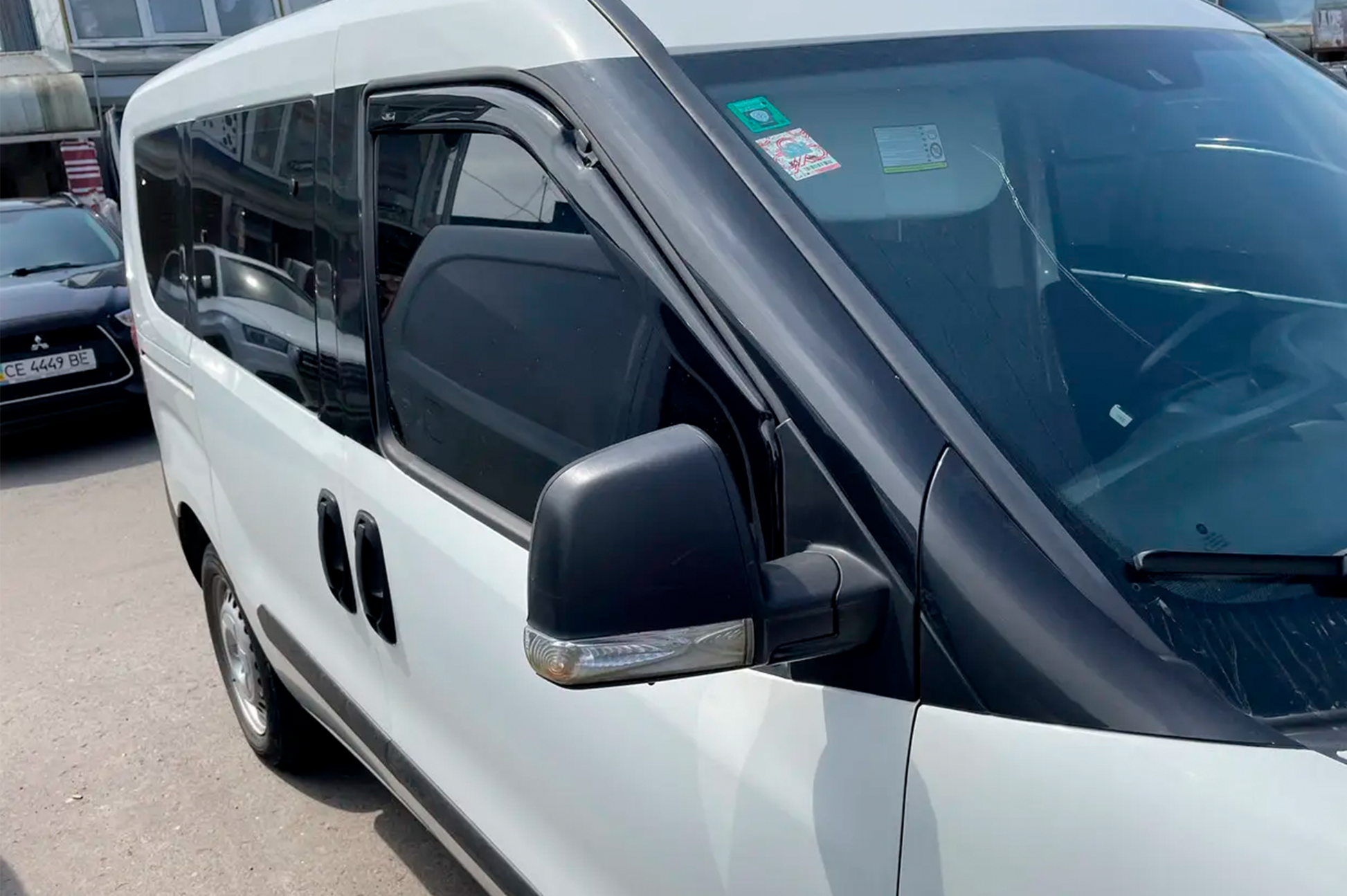 In-channel window deflectors (2 pcs, HIC) for Fiat Doblo II 2010-2022 - image 1