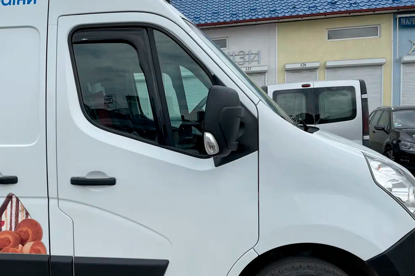 In-channel window deflectors (2 pcs, HIC) for Nissan NV400 2010-2024 - image 2