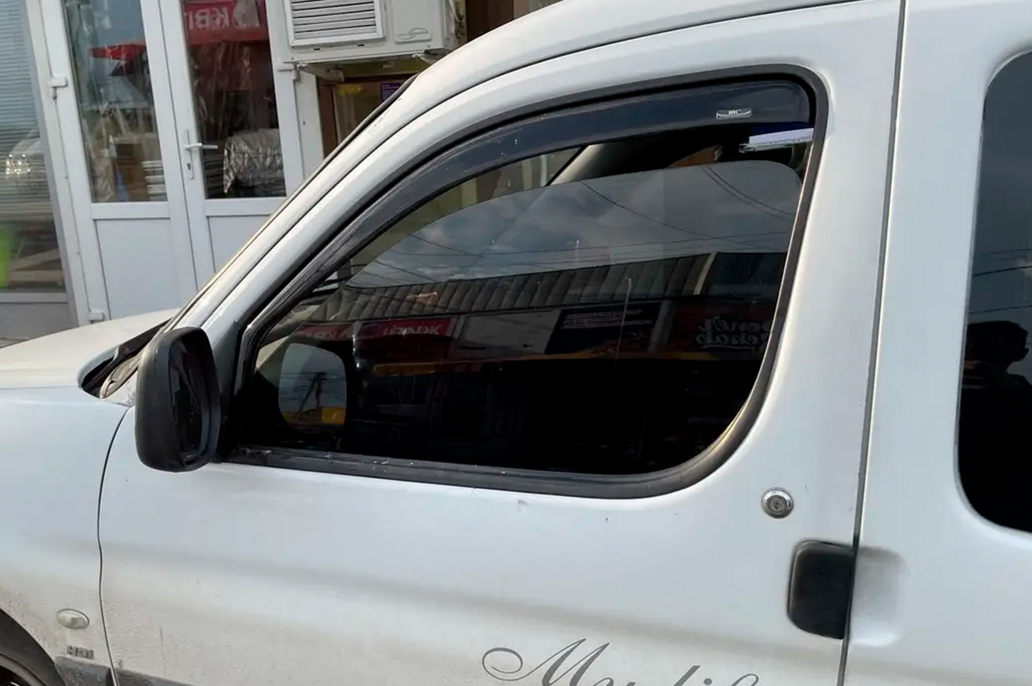 In-channel window deflectors (2 pcs, HIC) for Citroen Berlingo 1996-2008 - image 1
