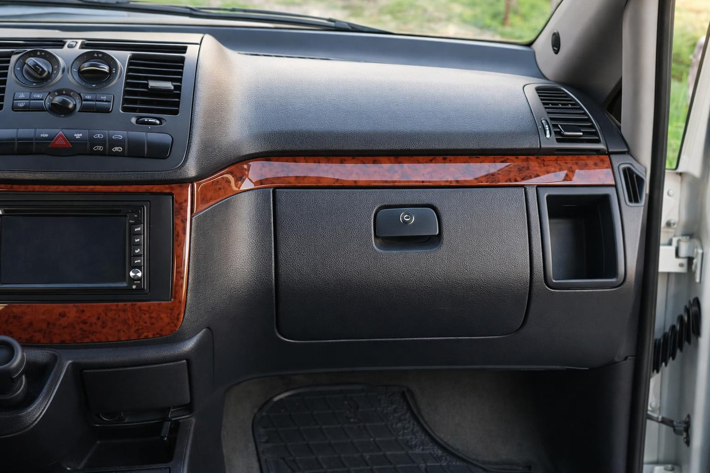 Dashboard Trim Strips (Meric, Strips) for Mercedes Viano 2004-2014 - image 1