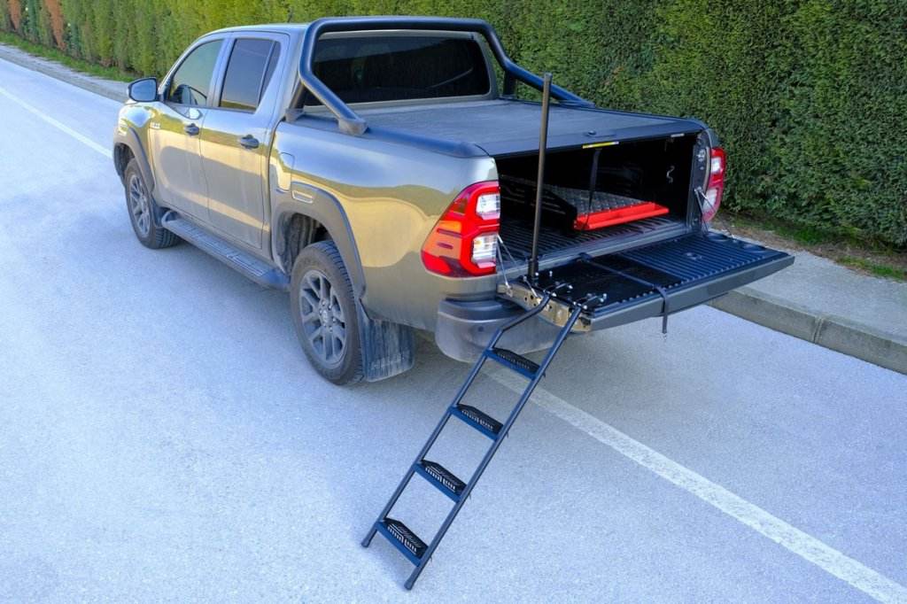 Ladder in the body for Isuzu D-Max 2002-2011 - Reelken Auto