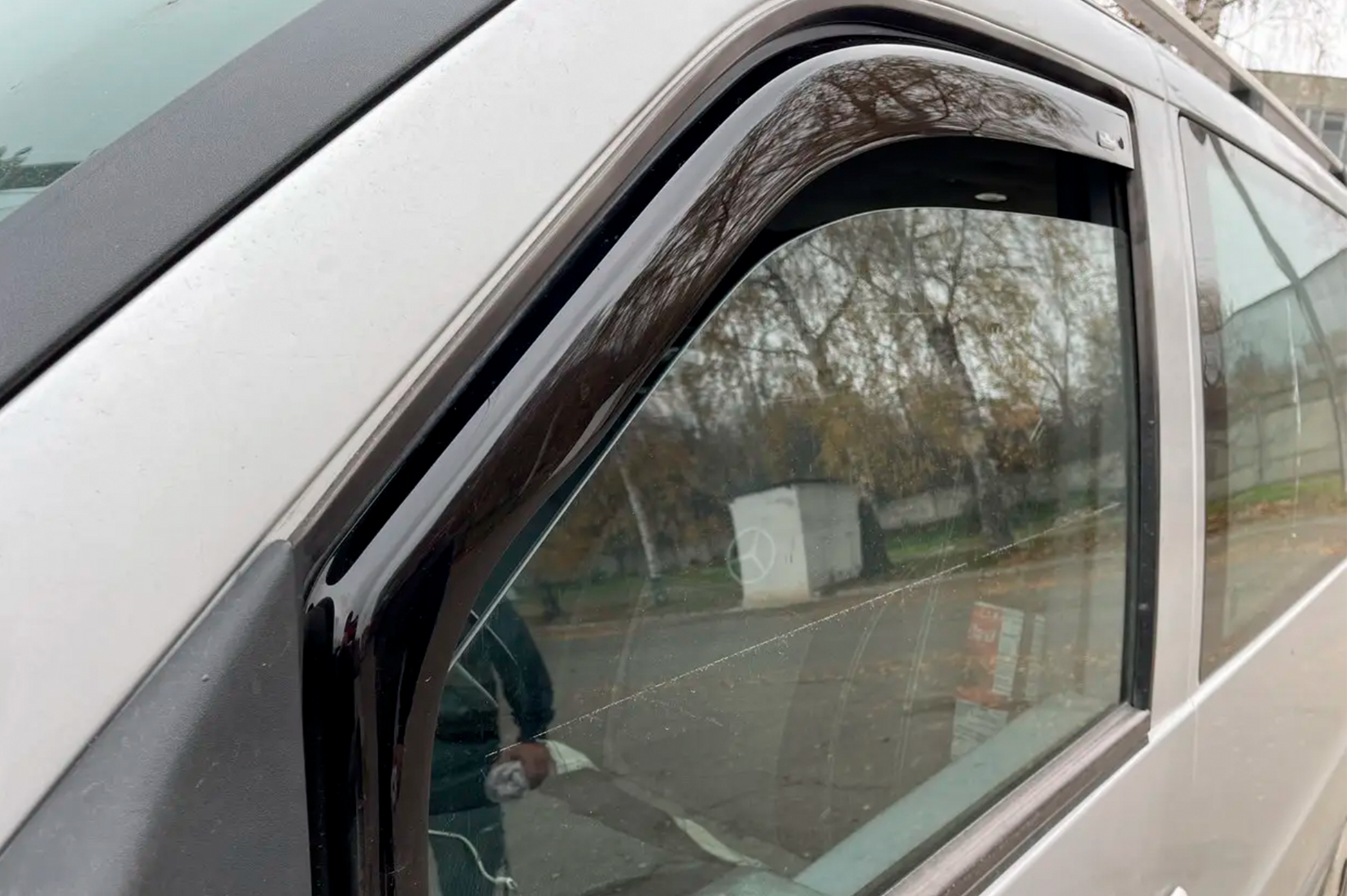 In-channel window deflectors (2 pcs, HIC) for Mercedes Vito W638 1996-2003 - image 10