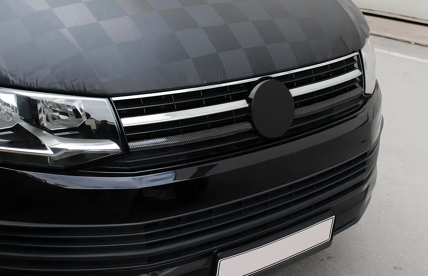 Lower grille trims 2015-2019 (2 pcs, carbon) for Volkswagen T6 2015-2024 - image 3