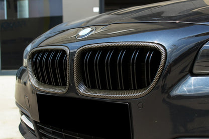 M-Look Kidney Grilles (gloss black with carbon hydro dip) for BMW 5 Series F10/F11 2010–2016 - image 1
