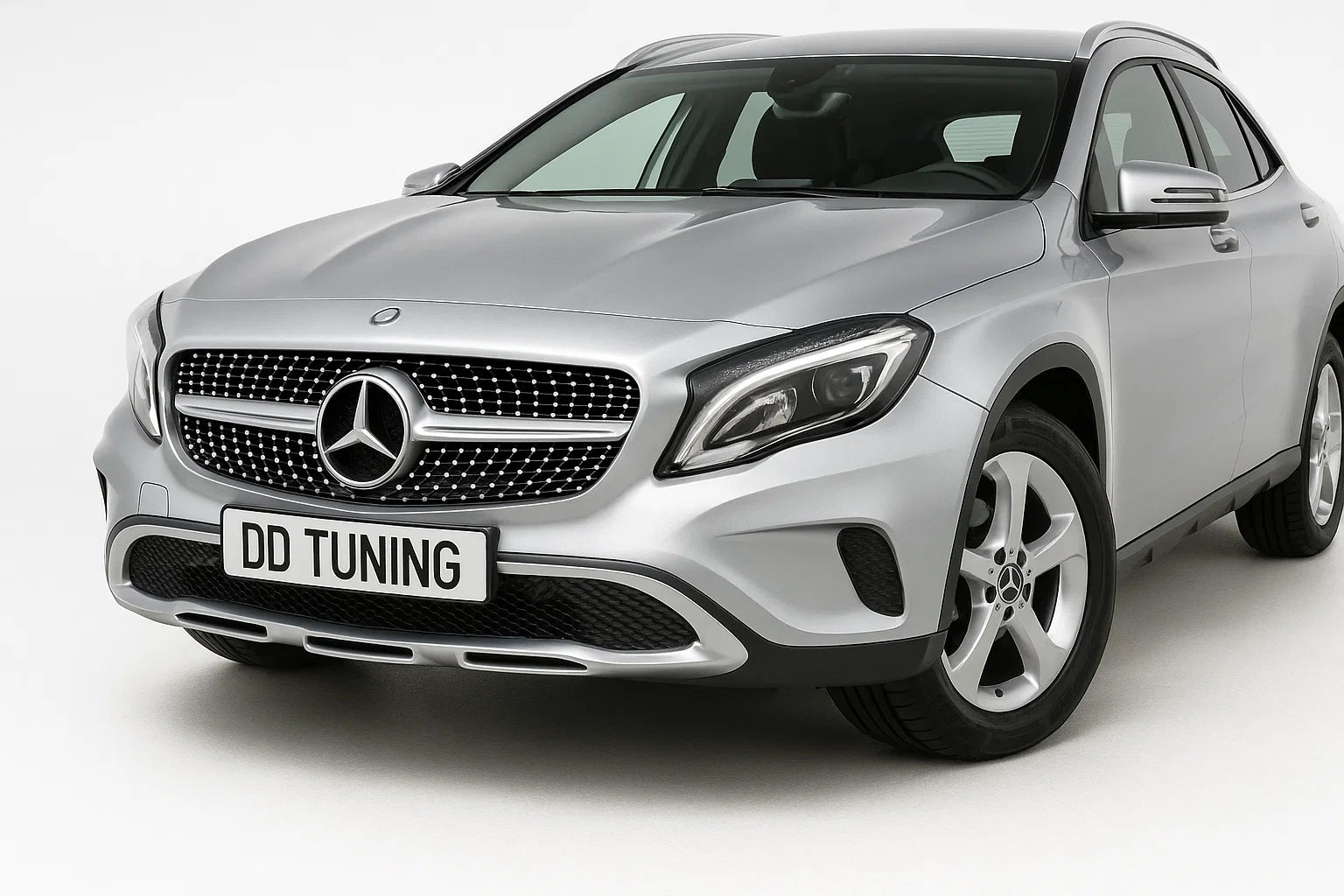 Front Grille Diamond Silver (2014-2016) for Mercedes GLA X156 2014-2019 - image 5