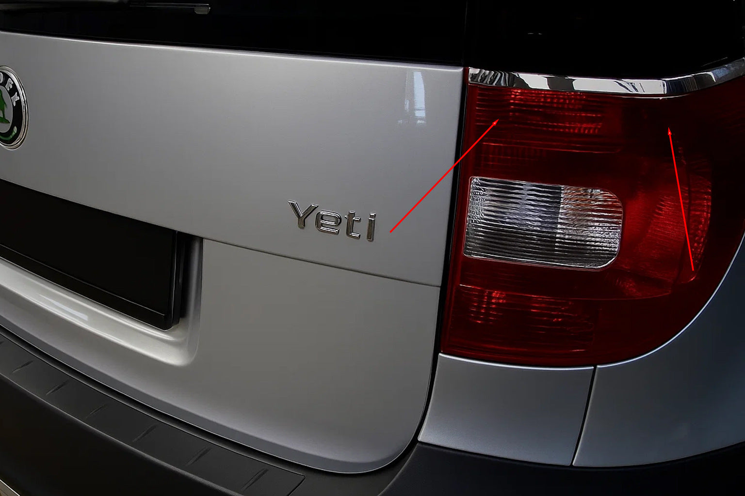 Chrome Tail Light Covers (2 pcs, Stainless Steel) for Skoda Yeti 2009-2017 - image 1