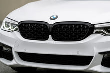 Diamond Black V1 Kidney Grilles (2017-2020, black trim) for BMW 5 Series G30/G31 2017-2023 - image 1
