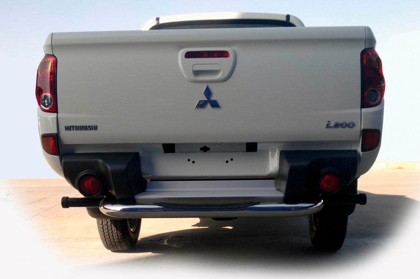 Rear Guard AK007 (Stainless Steel) for Mitsubishi L200 2006-2015 - image 1