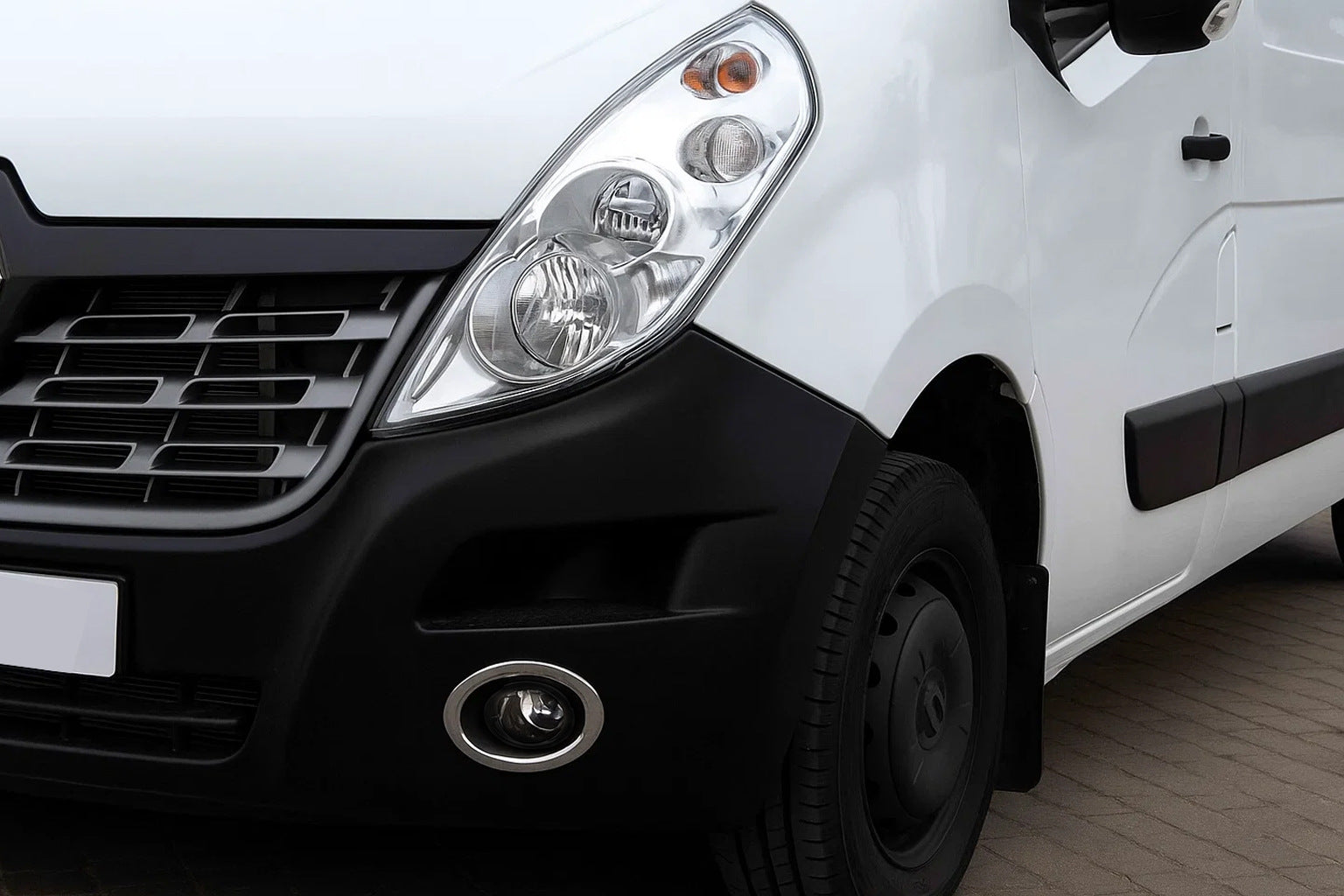 Fog Light Covers Carmos (2 pcs, Stainless Steel) for Nissan NV400 2010-2024 - image 3