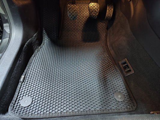 Rubber Floor Mats Carsuit (Black) for Audi A4 B7 2004-2008 - image 1