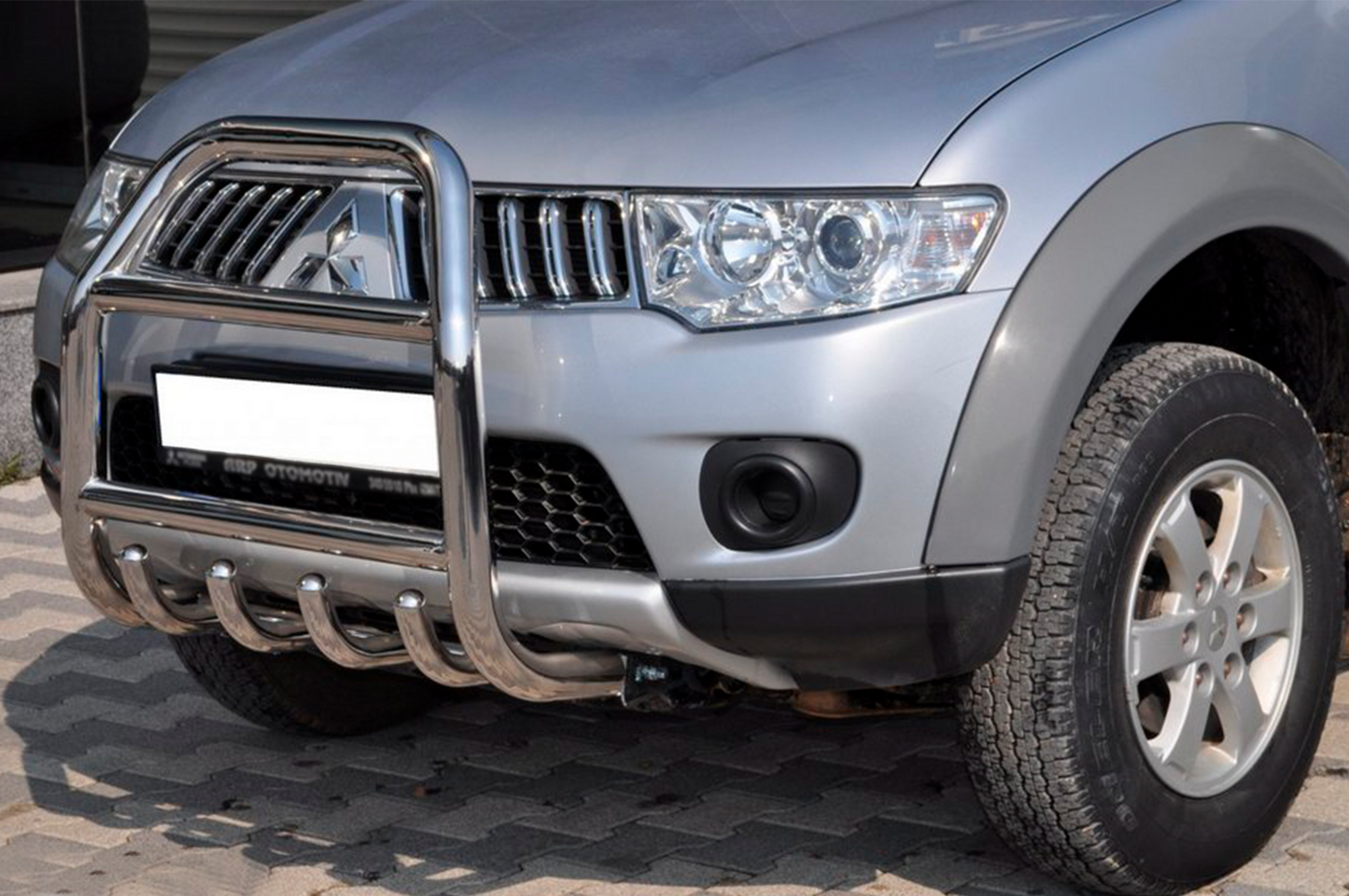Front Bull Bar QT007 (Stainless Steel) for Mitsubishi Pajero Sport 2008-2015 - image 3