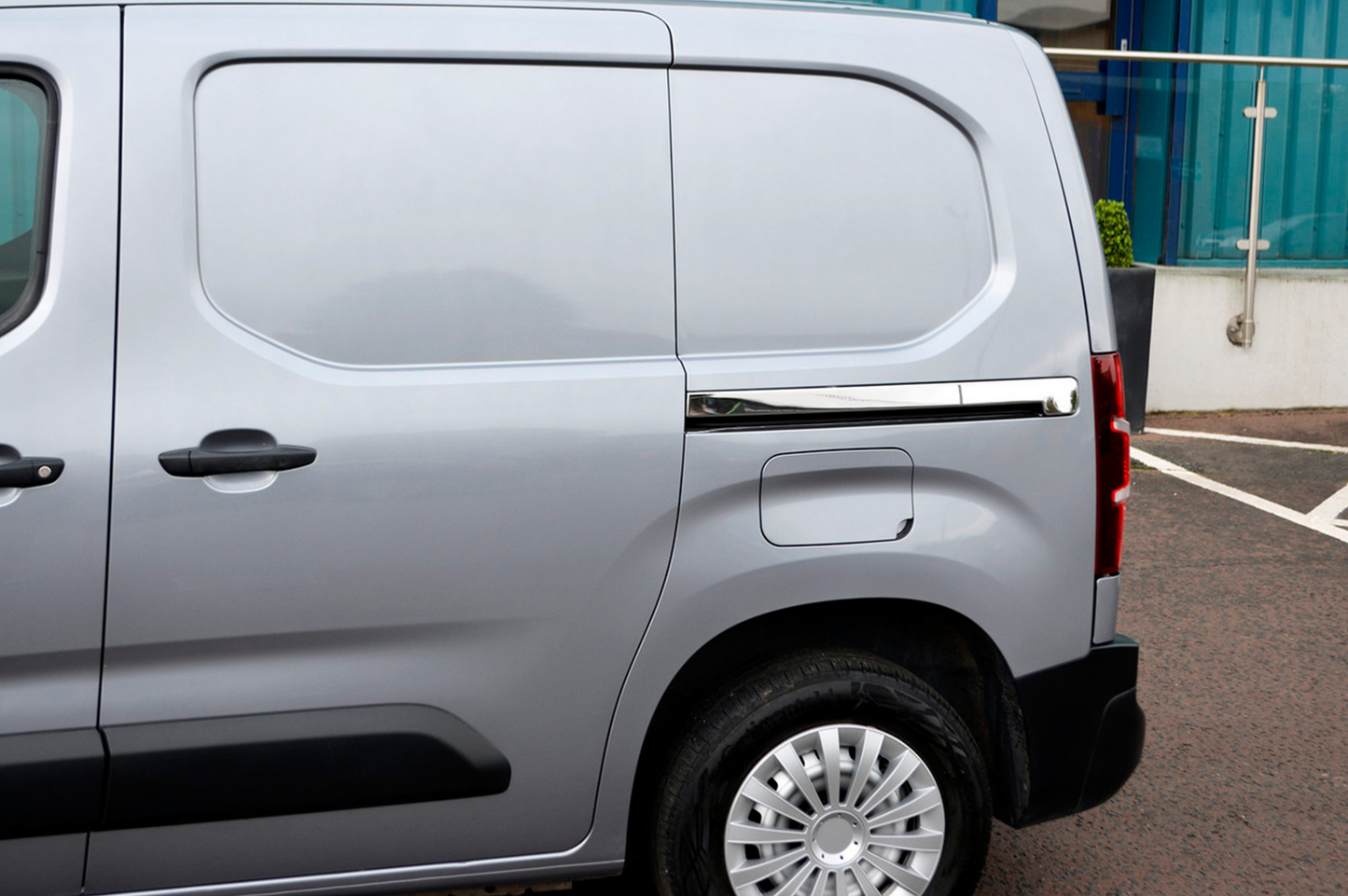 Stainless Steel Sliding Door Mouldings (2 pcs) for Opel Combo 2019- - image 6