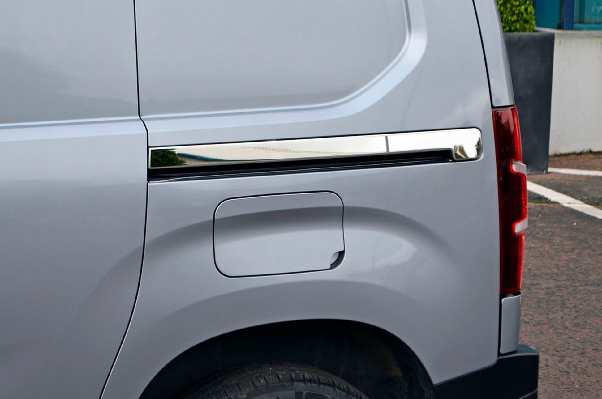 Stainless Steel Sliding Door Mouldings (2 pcs) for Citroen Berlingo/Multispace 2018- - image 2