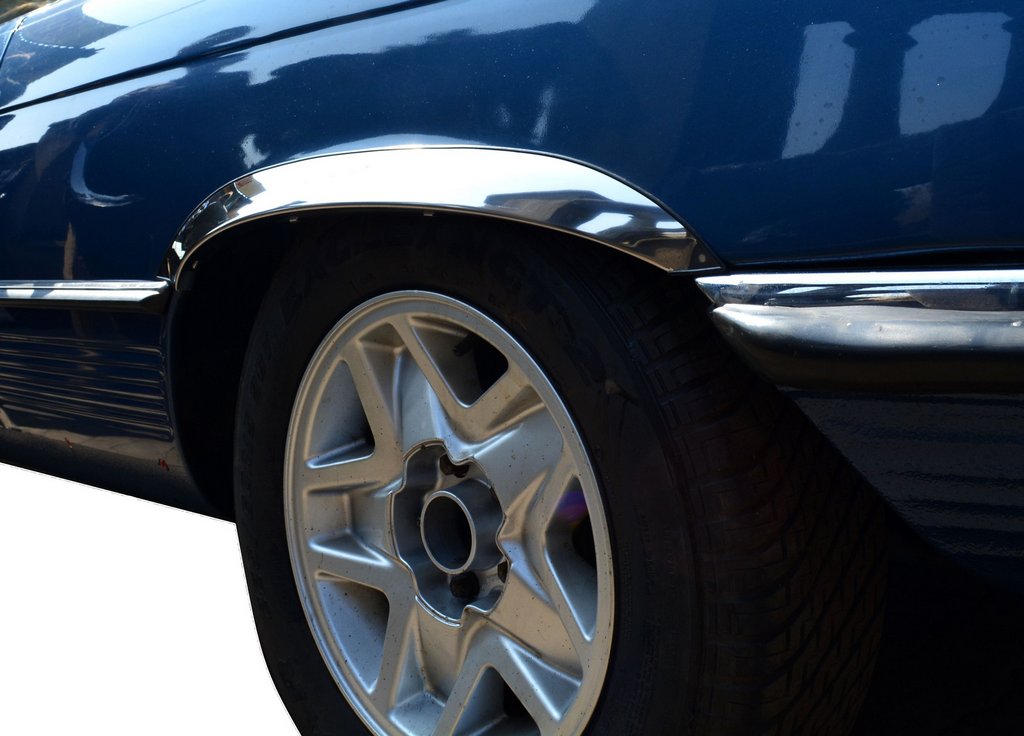 Stainless Steel Fender Trim (4 pcs) for Mercedes W107 1971-1989 - image 8