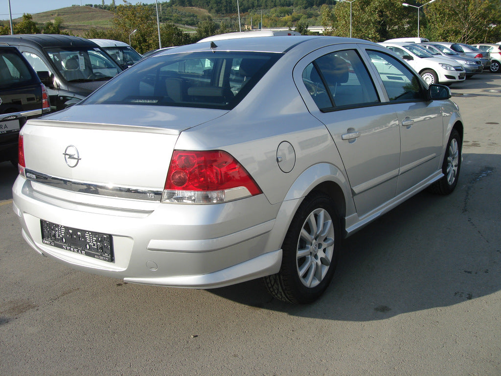 Rear lower trim Sedan (primed for painting) for Opel Astra H 2004-2013 - image 4