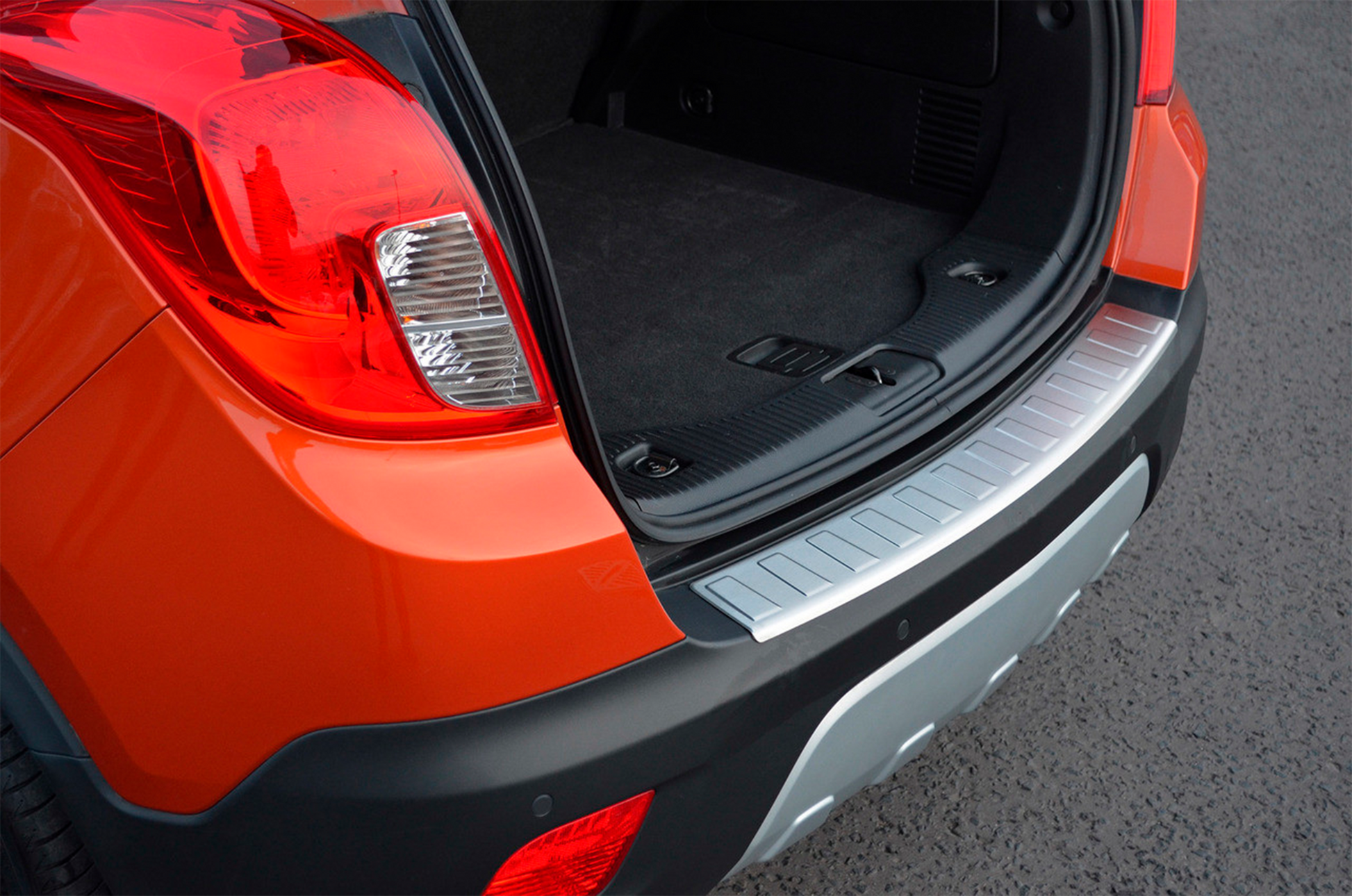 Rear Bumper Protector OmsaLine Stainless Steel for Chevrolet Trax 2012-2023 - image 6
