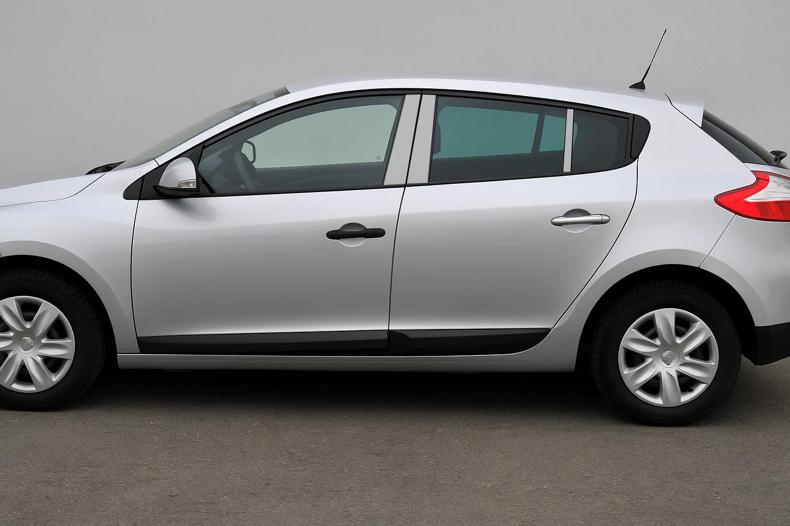 Stainless Steel Door Pillar Covers for Renault Megane III 2009-2016 - image 1