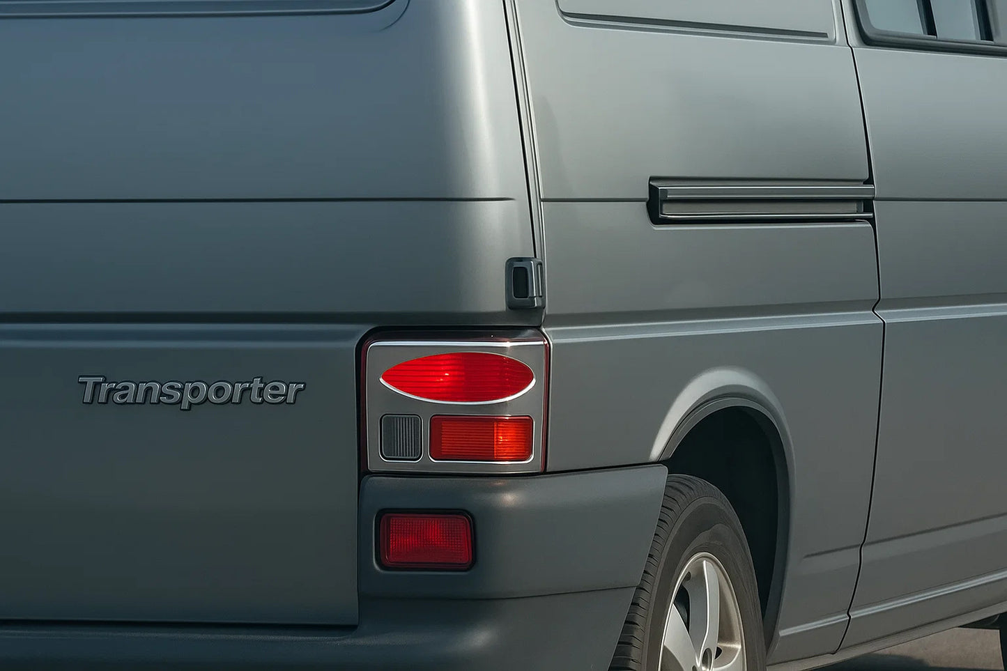 Chrome Tail Light Covers (2 pcs, Stainless Steel) for Volkswagen T4 Caravelle/Multivan 1990-2003 - image 4