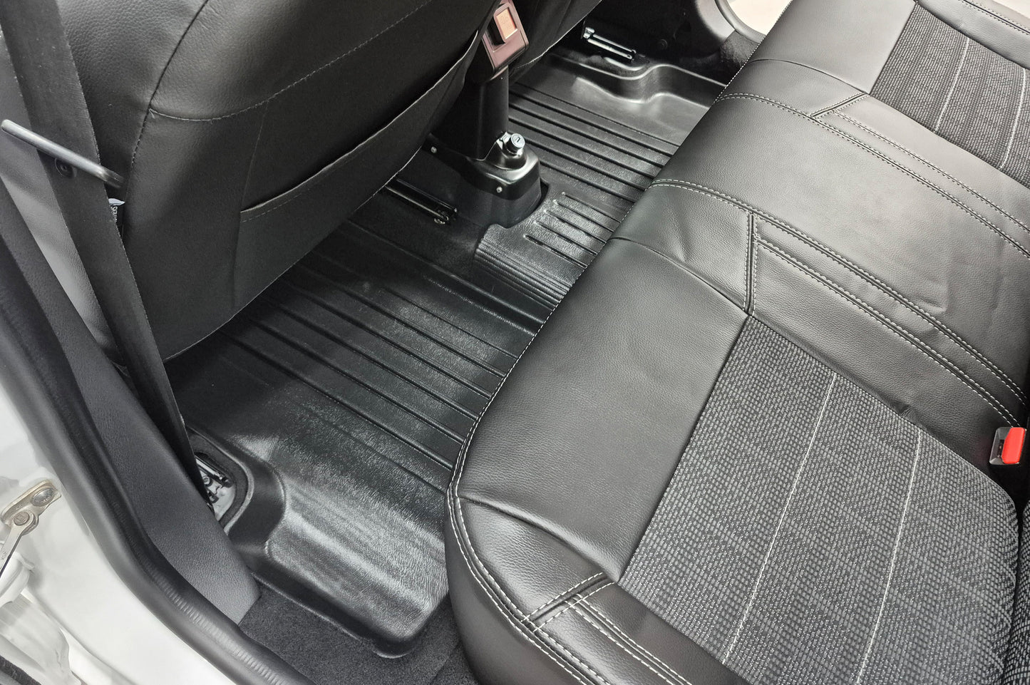 Stingray 3D Rubber Floor Mats (5 pcs, Polyurethane) for Dacia Logan II 2013-2022 - image 4