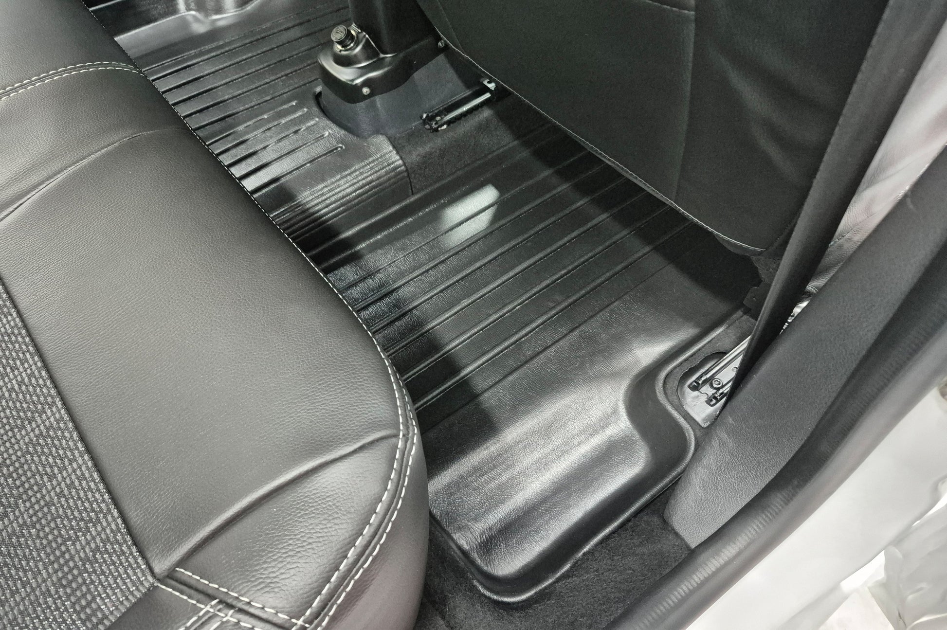 Stingray 3D Rubber Floor Mats (5 pcs, Polyurethane) for Dacia Logan MCV 2013-2020 - image 3