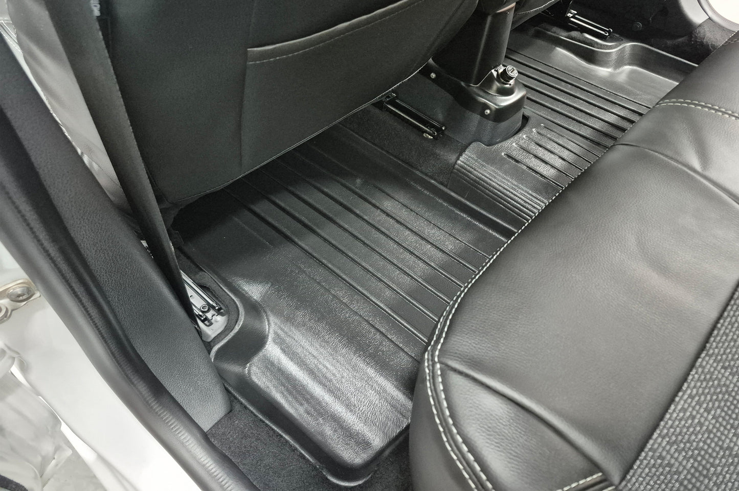 Stingray 3D Rubber Floor Mats (5 pcs, Polyurethane) for Renault Logan II 2013-2022 - image 4