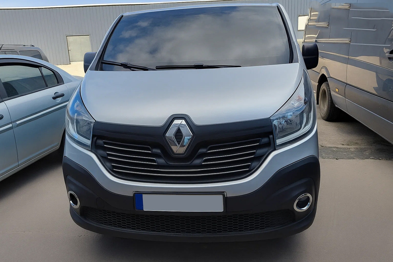 Fog Light Trim (2 pcs, Stainless Steel) for Renault Trafic 2015- - image 1