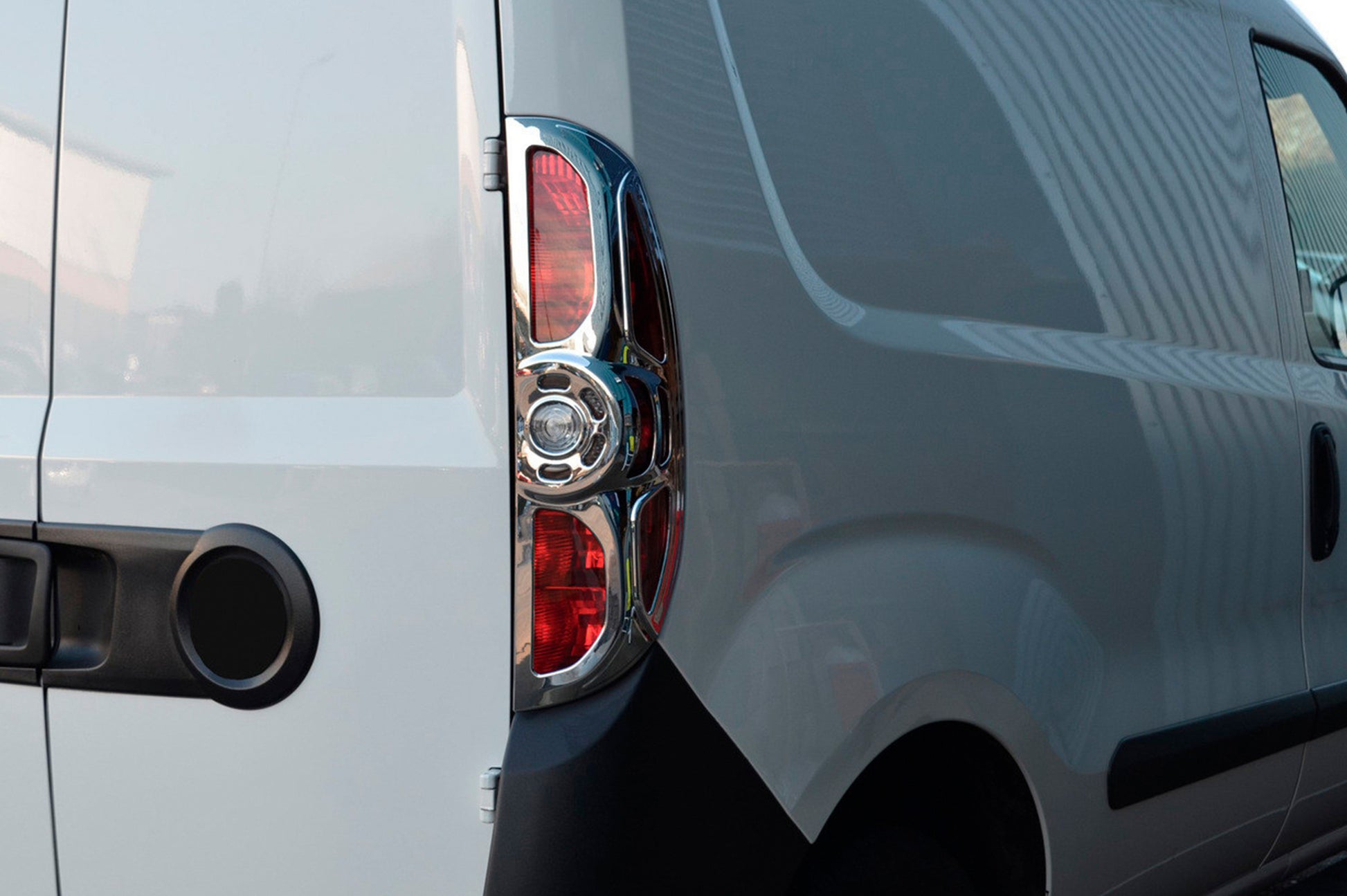Chrome Tail Light Covers (2010-2015, 2 pcs, plastic) for Fiat Doblo II 2010-2022 - image 1