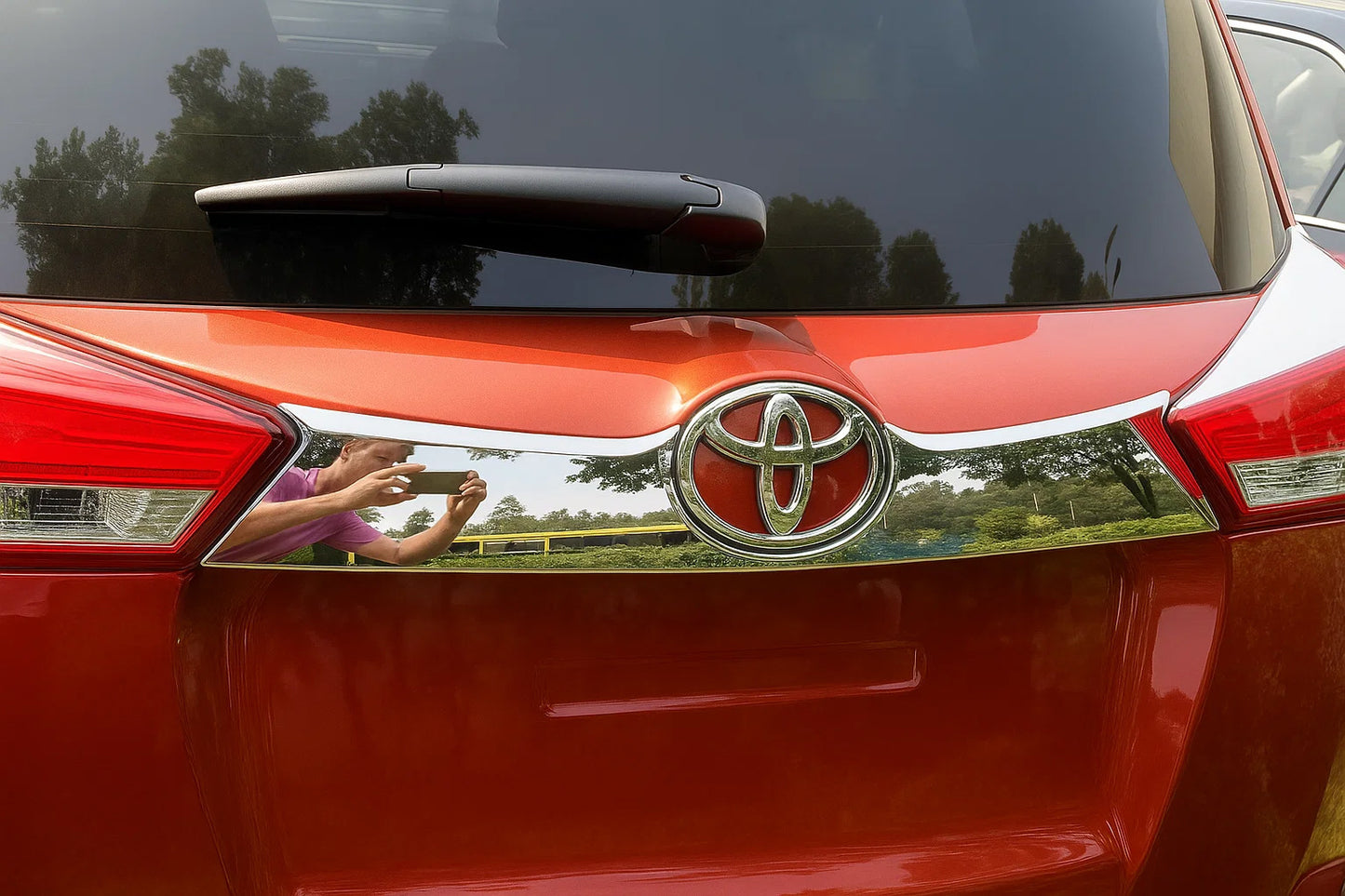 Chrome trim above license plate bumper Libao 2013-2016 stainless steel for Toyota Rav 4 2013-2018 - image 2