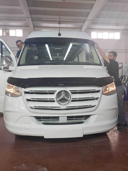 The visor on the windshield (gloss black, 5mm) for Mercedes Sprinter W907/W910 2018↗ - Reelken Auto