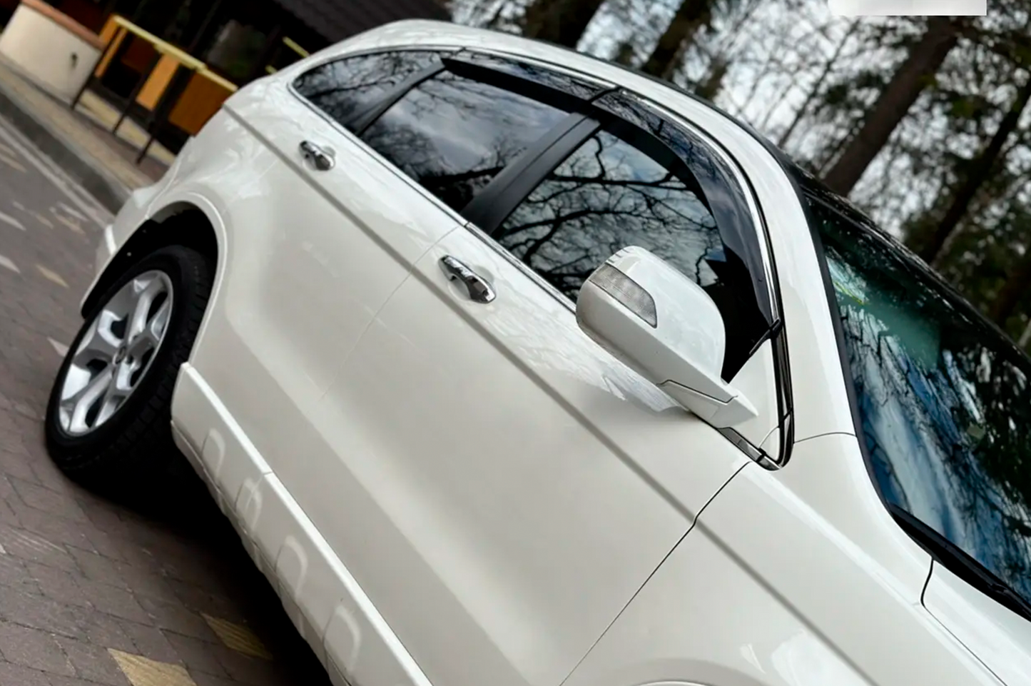 Window deflectors with chrome trim (4 pcs, HIC) for Honda CRV 2007-2011 - image 1
