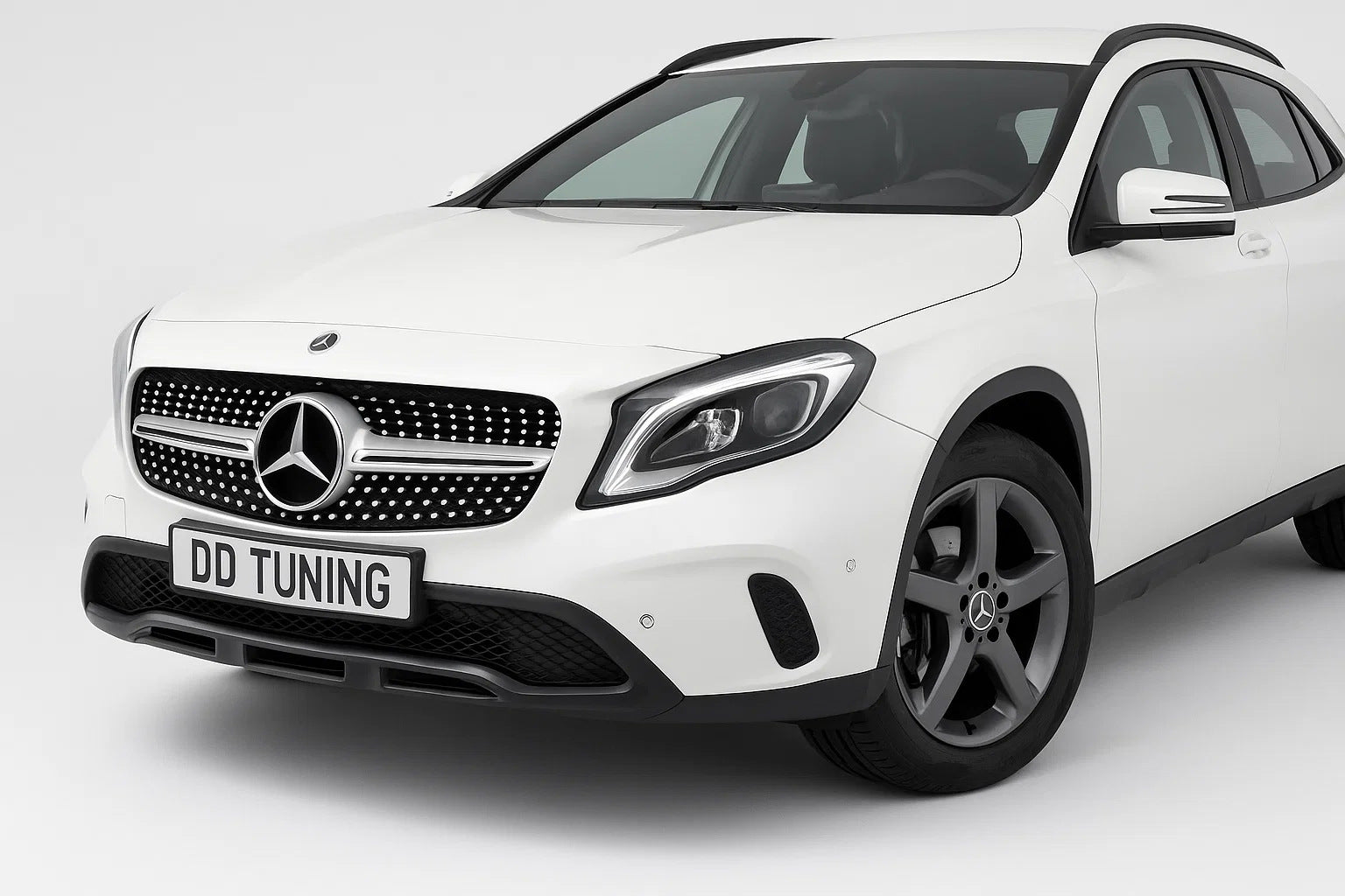 Front Grille Diamond Silver (2017-2019) for Mercedes GLA X156 2014-2019 - image 1