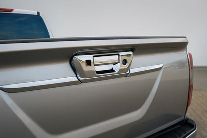 Rear handle cover (for camera, stainless steel) for Nissan Navara/NP300 2016- - image 1