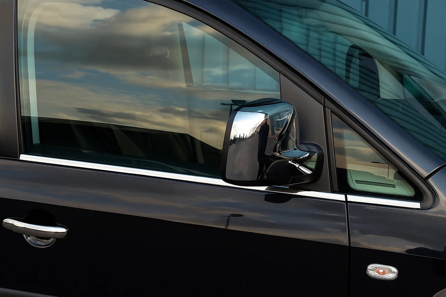 Lower window trim stainless steel for Volkswagen Caddy 2010-2015 - image 1