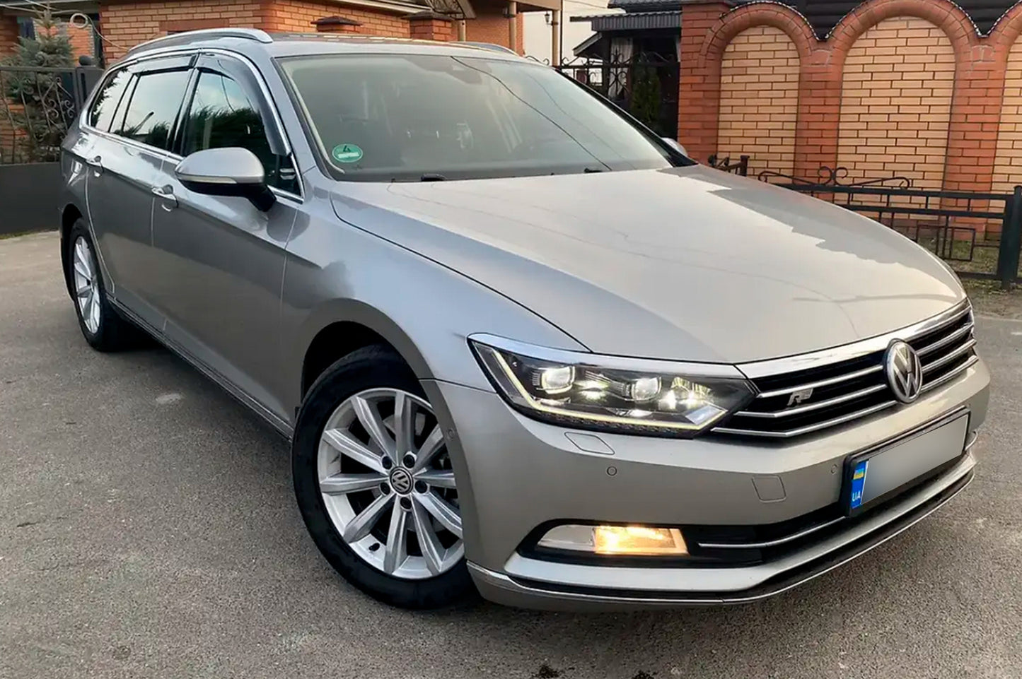 Window Deflectors with Chrome Trim Variant (4 pcs, HIC) for Volkswagen Passat B8 2015-2023 - image 1