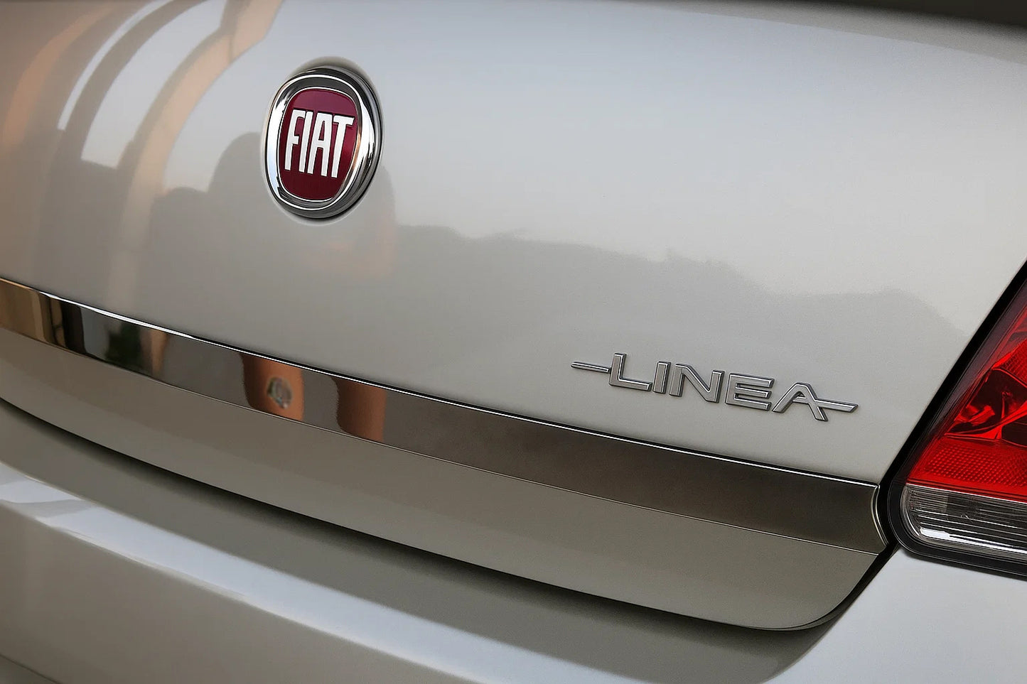 Trunk Lid Trim 2006-2012 Stainless Steel for Fiat Linea 2006-2018 - image 2