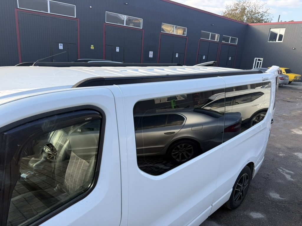 Integrated Roof Rails (black) for Renault Trafic 2015- - image 1
