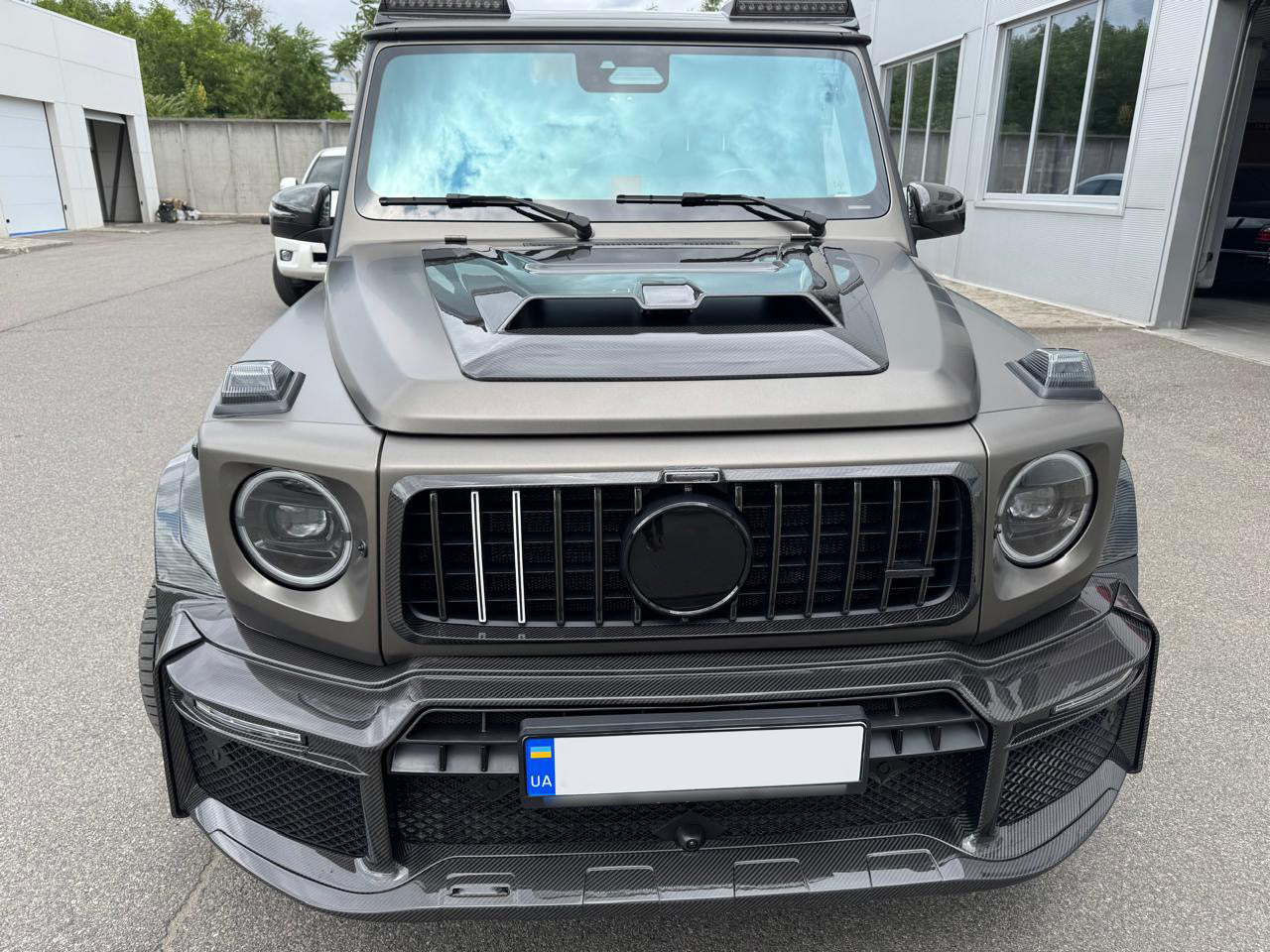 Radiator Grille Frame Carbon V1 for Mercedes G сlass W465 2025- - image 10