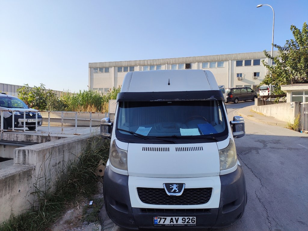 Windshield Visor (black gloss, 5mm) for Opel Movano 2021- - image 10