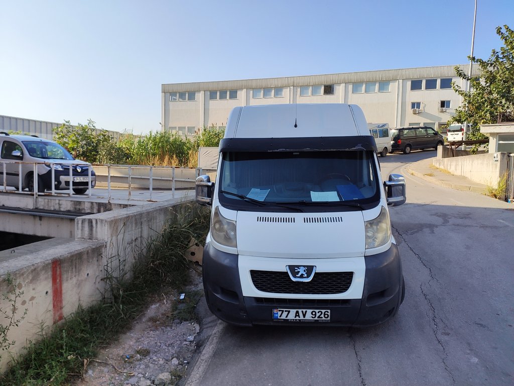 Windshield Visor (black gloss, 5mm) for Citroen Jumper 2007-2025 - image 17