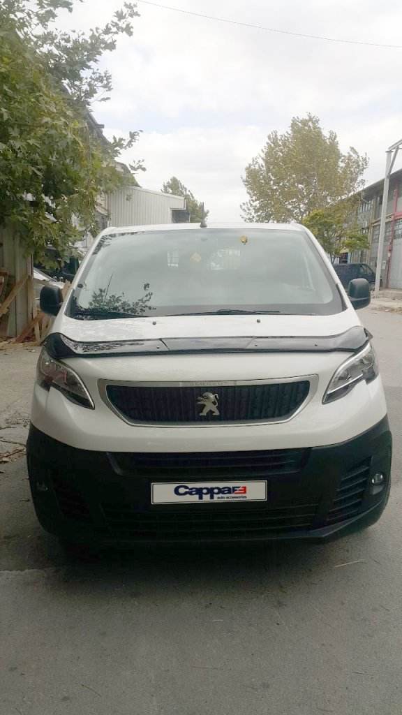 The hood deflector EuroCap for Toyota Proace - Reelken Auto