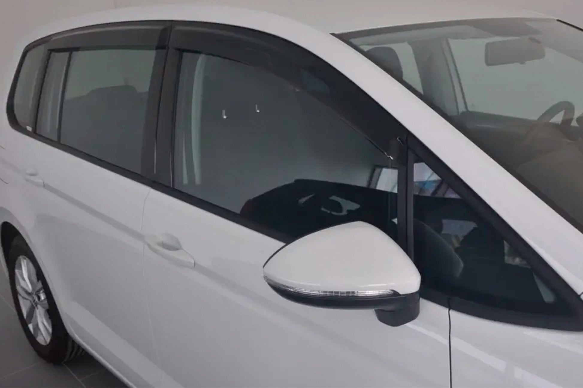 Window Deflectors (4 pcs, HIC) for Volkswagen Touran 2015- - image 3