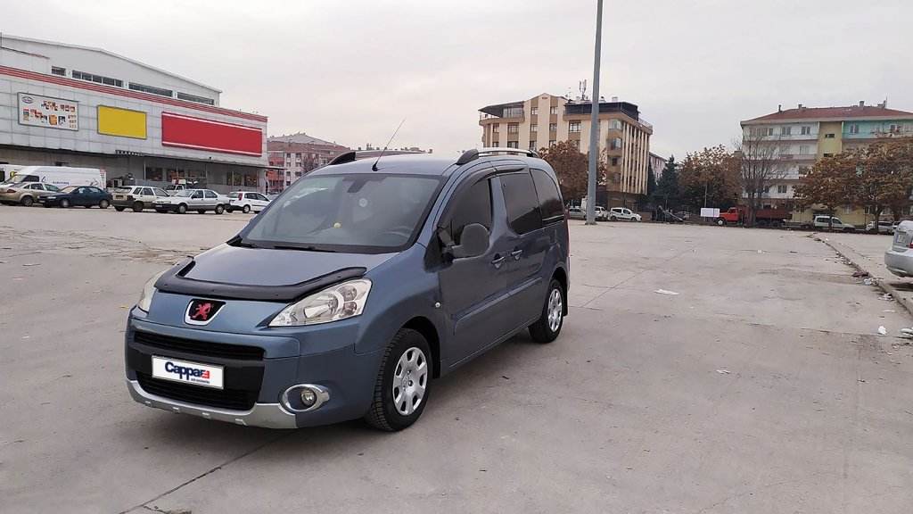 The hood deflector (EuroCap long) for Citroen Berlingo 2008-2018 - Reelken Auto