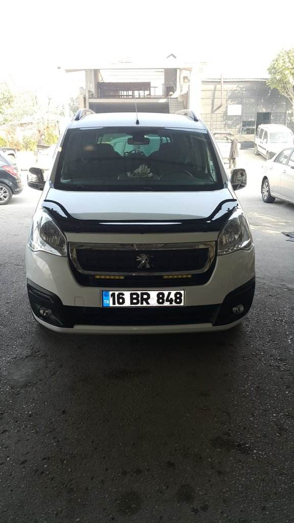 The hood deflector (EuroCap long) for Citroen Berlingo 2008-2018 - Reelken Auto