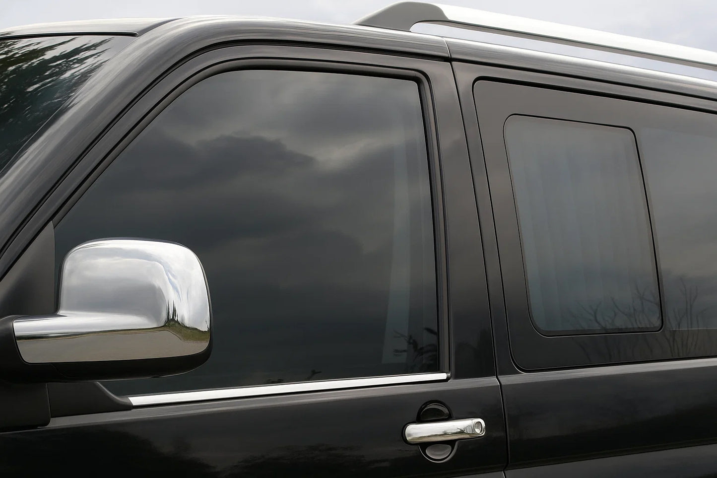 Front window trim (2 pcs, stainless steel) for Volkswagen T5 Multivan 2003–2010 - image 1