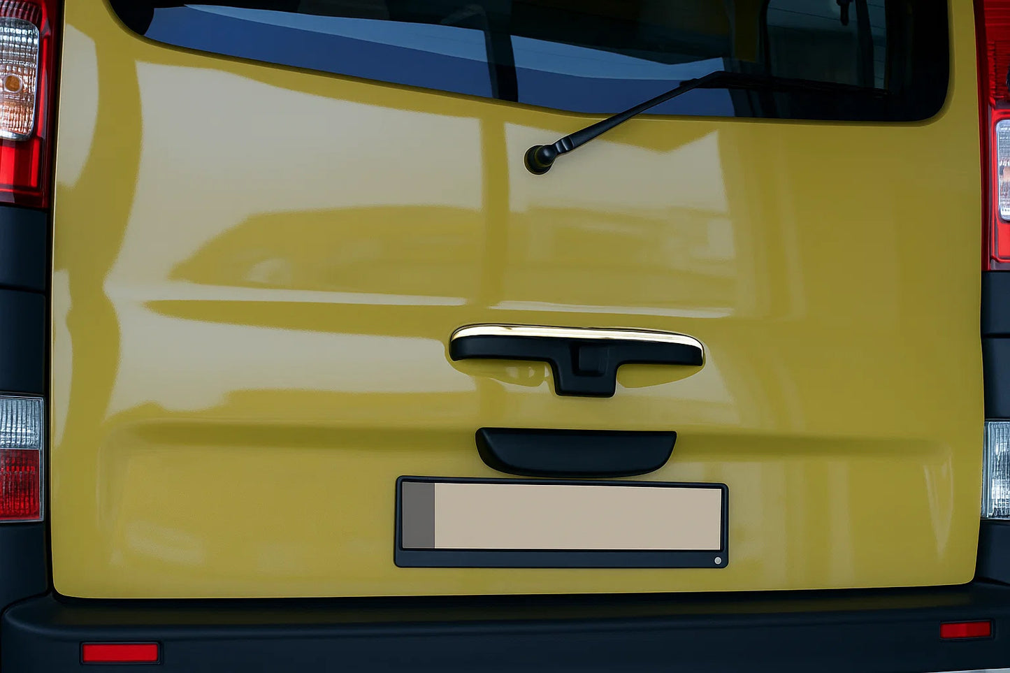 Chrome trim for rear door handle (upper, stainless steel) for Renault Trafic 2001–2015 - image 1