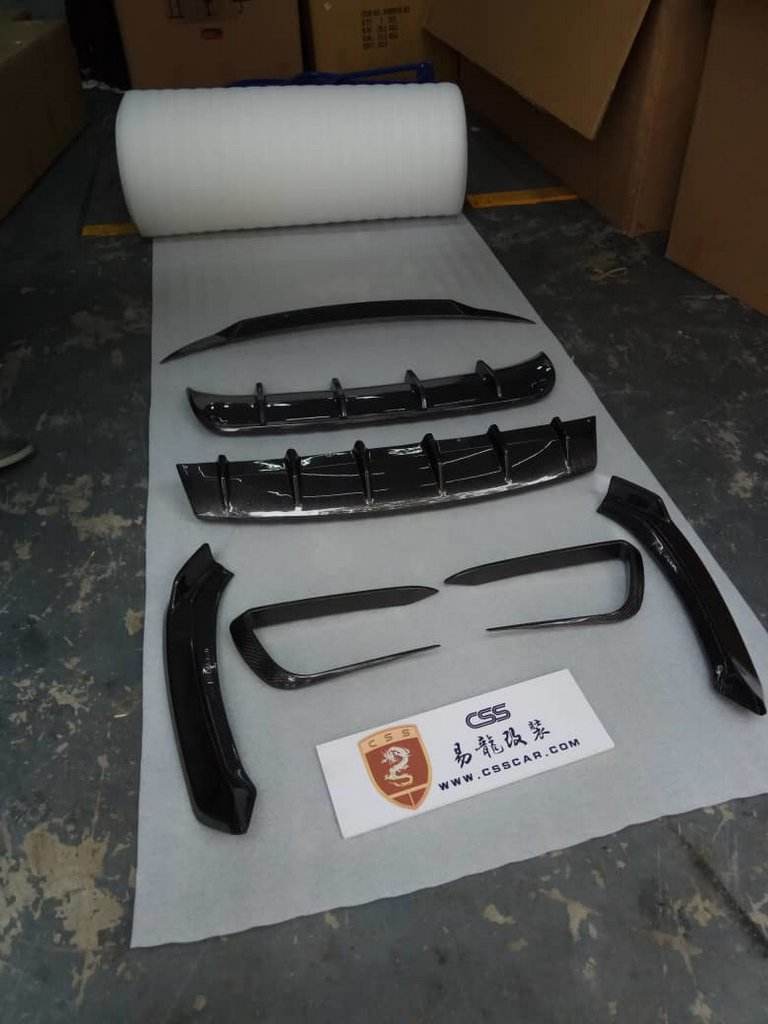 The body kit Larty (natural carbon) for Maserati Levante - Reelken Auto
