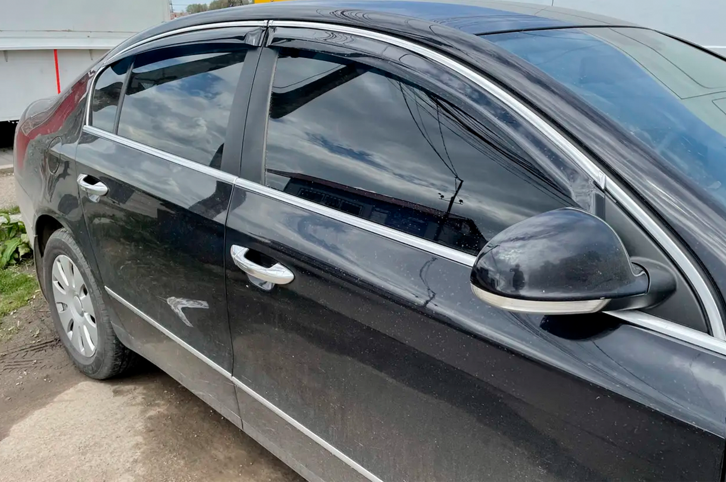 Window Deflectors with Chrome Trim SD (4 pcs, EU, HIC) for Volkswagen Passat B7 2012-2015 - image 1