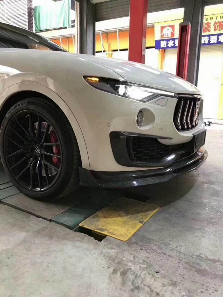 The body kit Mansoru (natural carbon) for Maserati Levante - Reelken Auto